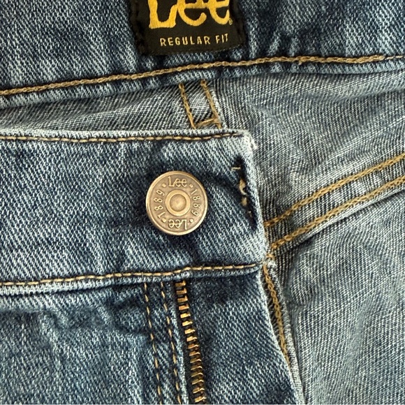 Men’s Lee Jeans Regular Fit Medium Wash Straight Leg 36x29 (Fits 34 Waist) - Picture 5 of 8